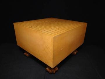 ◇岩本薫先生揮毫 南九州産本榧六寸五分 碁盤/ ジャガード織布覆い・桐覆い付き◇B1