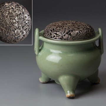 【五】明 青磁三足炉 銀火舎(60g) 箱付