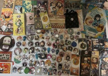 1円 鬼滅の刃 大量 まとめ売り缶バッジ アクスタ カレンダー 原画展 冨岡義勇 煉獄杏寿郎 時透無一郎 胡蝶しのぶ 甘露寺蜜璃 ジャンク