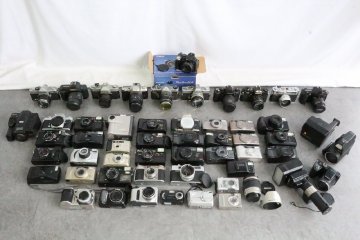 【ト長】 カメラ 色々まとめ売り フィルムカメラ デジカメ ポラロイド Canon Nikon MINOLTA PENTAX YASHICA OLYMPUS 等 IA000IOC96
