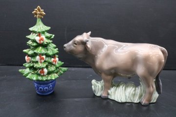 【ト足】ROYAL COPENHAGEN ロイヤルコペンハーゲン フィギュリン クリスマスツリー 牛 陶器人形 置物 インテリア CM855CMM34