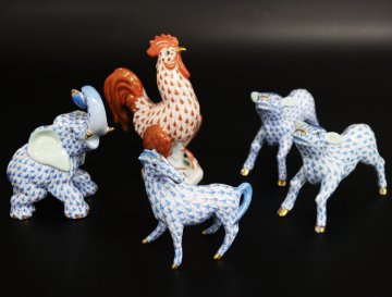 【行董】ヘレンド Herend 5点まとめ 動物 置物 フィギュリン 鶏 馬 子牛 象 赤色 青色 金彩 インテリア オブジェ AX000ABC45