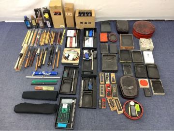 ○SG010-A6S佐【埼玉発】書道具約28kgまとめ　砥石硯 古梅園 硯箱 含む 墨液 墨汁 墨・硯・下敷・文鎮など一式 書道用品 手芸 習字 筆