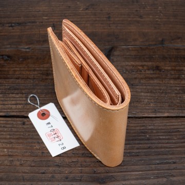 ワックスレザー【実物撮影】生成り ヌメ革 ナチュラル メンズ 二つ折り財布 新品 未使用 送料無料 1円 本革 ブライドルレザー 田中革具