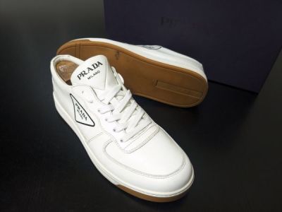 使用僅か プラダ 6 PRADA オフホワイト トライアングル レザースニーカー 箱付 1189