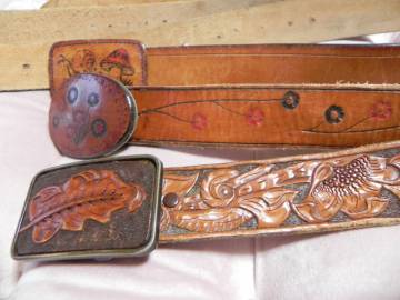 70年代ビンテージバックル付きレザーベルト　３本セット　ヒッピー　アメリカ古着　ヴィンテージ　本革　レディース