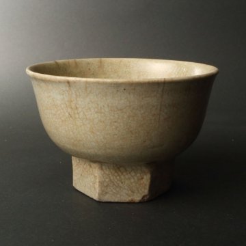 委託HK◇時代 白磁七角高台茶碗（茶道具 陶磁器 陶芸 磁器 白磁 白 高台 中国 朝鮮 李朝 雑器 古物 骨董 古美術 古玩 鑑賞 茶事 茶席 ）
