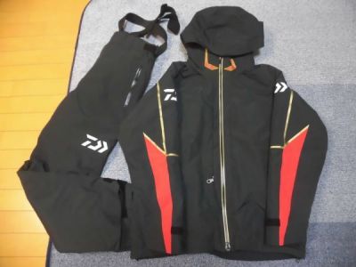 定価約54,890円 ダイワ ゴアテックス プロダクトコンビアップウィンター スーツ DW1808 Lサイズ