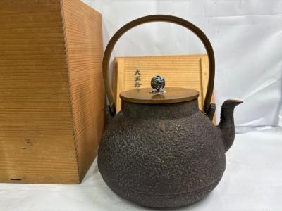 茶筅形白肌鉄瓶 金龍堂 名人佐野造 銀摘蓋 黄銅平打提手 203154