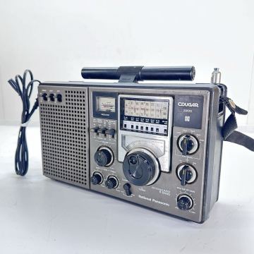 National Panasonic RF-2200 COUGAR2200 BCLラジオ 受信OK[ナショナル][パナソニック][クーガー2200][昭和レトロ][当時物]