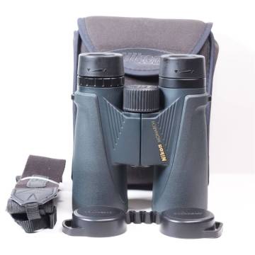 02) 美品 Nikon ニコン MONARCH モナーク 8&times;42 6.3 WATERPROOF ストラップ ケース 付属 ウォータープルーフ 防水 双眼鏡