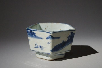 古染付 山水文 五角形 茶碗（明時代末期：景徳鎮窯）