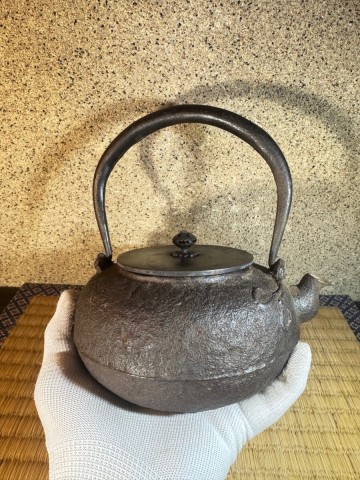 小振り　明治時代　金龍堂　獣口　鉄瓶　 煎茶道具