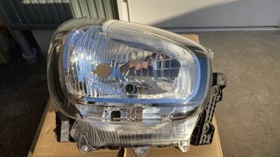 アルト　HA37S　ヘッドライト　スタンレー　W6321　ハロゲン　35120－67T02 アルト HA37S 右ヘッドライト　スズキ 純正