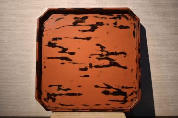 【GE】E852【コレクター所蔵品】時代 根来四方隅切盆/日本美術 根来塗 角盆 漆器 漆芸 骨董品 時代品 美術品 古美術品 gy