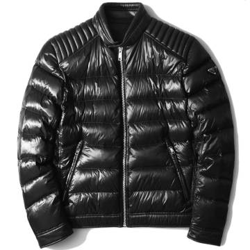 45,6万【PRADA プラダ 新品】秋冬春対応◇日本に最適なダウンボリューム◆ダウンなのにモダンでカッコいい!ライダース型ダウンジャケット黒