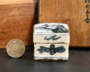 【永】c177【兵庫県の図書館や博物館の館長を歴任された歴史研究家遺族委託品】中国明時代末期景徳鎮南京古染付呉須香合茶道具優品