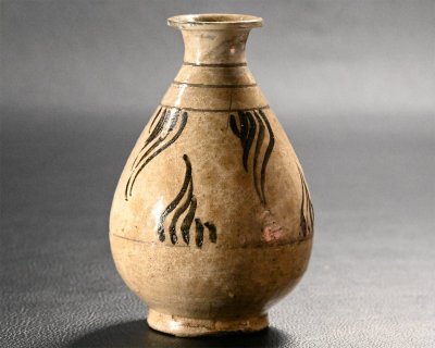 【永】c202【兵庫県の図書館や博物館の館長を歴任された歴史研究家遺族委託品】韓国李朝時代　刷毛目鉄絵徳利花瓶花入　酒器