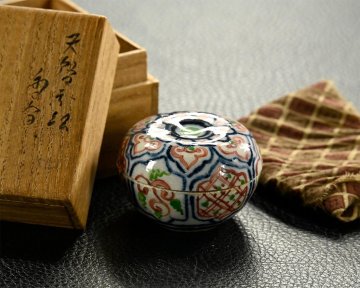 【永】d301【兵庫県の図書館や博物館の館長を歴任された歴史研究家遺族委託品】中国美術 明末期　天啓赤絵蓋物　香合合子茶道具　優品