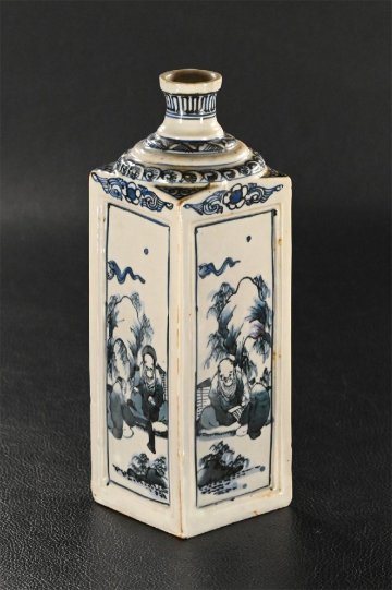 【永】c309【兵庫県の図書館や博物館の館長を歴任された歴史研究家遺族委託品】江戸後期　面白い図柄の染付角徳利　優品