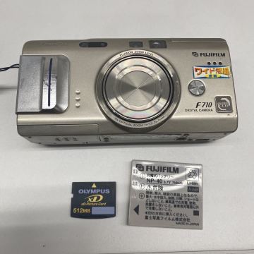 10krR FUJIFILM FinePix F710 4x OPTICAL ZOOM 4倍ズーム 富士フィルム コンデジ コンパクトデジタルカメラ 