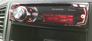 パイオニア　カロッツェリア　DEH-780　CD USB ラジオ　完動品　写真のものが全てです　送料無料　1DIN カーオーディオ