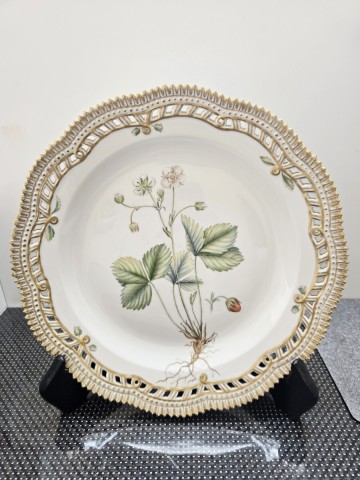 T★美品　1円スタート★ロイヤルコペンハーゲン 最高級シリーズ フローラダニカ プレート 19.5cm　 大皿