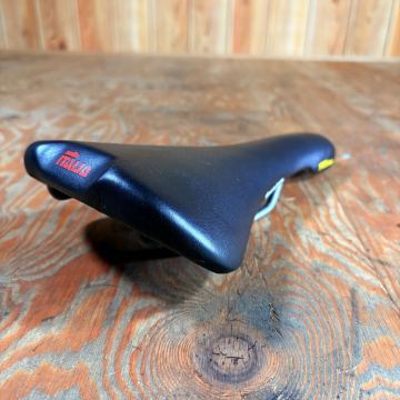 美品 selle ITALIA Flite Titanium セライタリア フライト チタンレール ロードバイク サドル