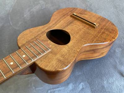 ほぼ未使用　Koaloha（コアロハ）コンサート 2002年製　メイドインハワイ オールハワイアンコア仕様