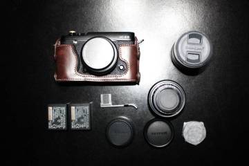 FUJIFILM X-E2 本体＋単焦点レンズ3本セット／Kamlan 28mm F1.4 他／動作確認済