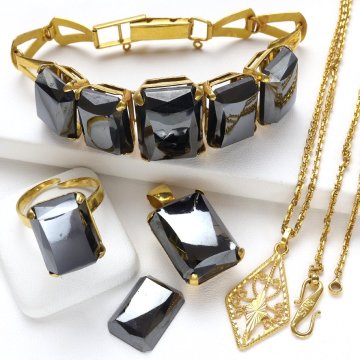 おたからや◆K22～K19相当ジュエリー 4点 石付ブレスレット,リング,トップ,ペンダント ※一部金性低《79.8g》【B-YA02767】