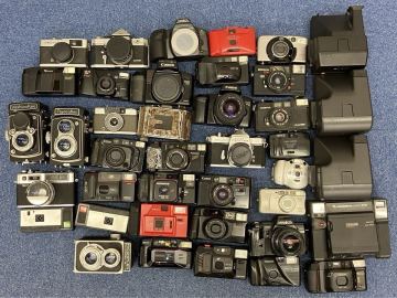 【Z981-j】 Canon OLYMPUS MINOLTA Konica Fuji RICOH YASHIKA PENTAX フィルムカメラ　40点　まとめ　動作未確認　ジャンク