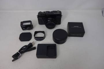FUJIFILM X-Pro1 ミラーレス一眼 デジタルカメラ 通電可 動作未確認 富士フィルム 1:2 18mm 中古 ジャンク品 13 管理ZH-60