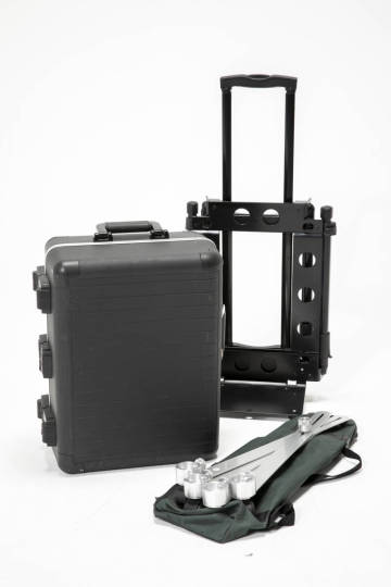 パソコンとカメラ機材　ハードケース 脚付きローラーバッグ 中古