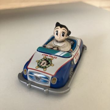 鉄腕アトム　ブリキ製人形　アトムのポリスカー　食玩