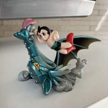 海洋堂 TAKARA フィギュア 鉄腕アトム アトム VSドラゴン型ロボット 原作版②