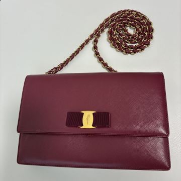 1円スタート Salvatore Ferragamo サルヴァトーレフェラガモ ヴァラリボン チェーン ショルダーバッグ ジャンク