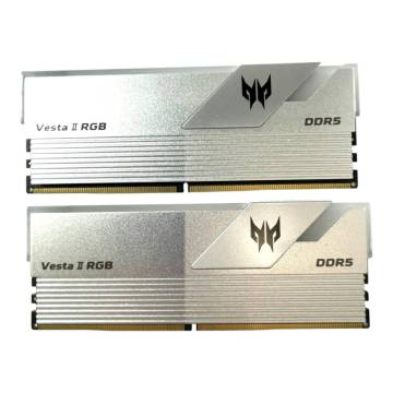☆ Acer Predator Vesta II DDR5 6000MHz 32GB 16GBx2 RGB PC5-48000 Intel AMD CL36-45-45-96 BL.9BWWR.652 中古 USED ジャンク 0.05kg