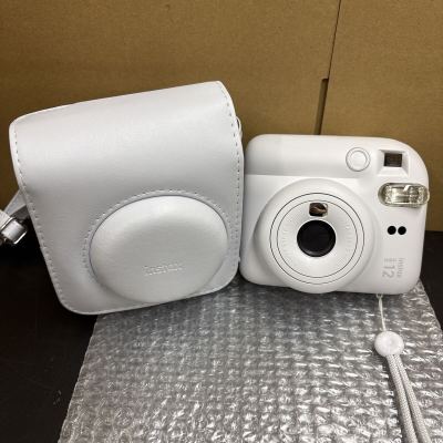 FUJIFILM instax mini12 チェキ インスタントカメラ ホワイト インタックス 60mm 動作未確認