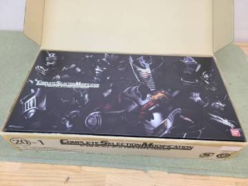 098-L13) ジャンク品 COMPLETE SELECTION MODIFICATION V BUCKLE＆DRAGVISOR 仮面ライダー龍騎 CSM Vバックル＆ドラグバイザー 輸送箱付き