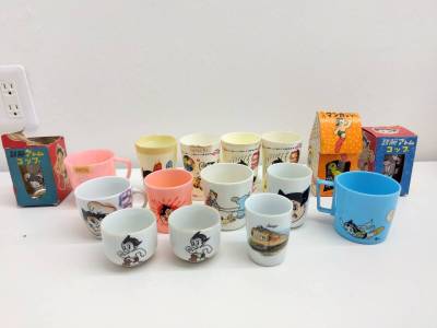 コレクション祭 鉄腕アトム コップおまとめ 虫プロマンガタンブラー ヤクルトノベルティ 電車 昭和レトロ 汚れあり 長期保管品