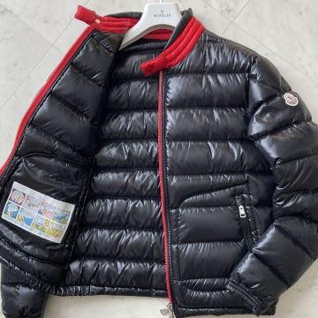 未使用級 MONCLER AUBERT モンクレール ライダース ダウンジャケット Wジップ ブルゾン バイカラー 光沢感 黒 ブラック 赤 メンズ M相当