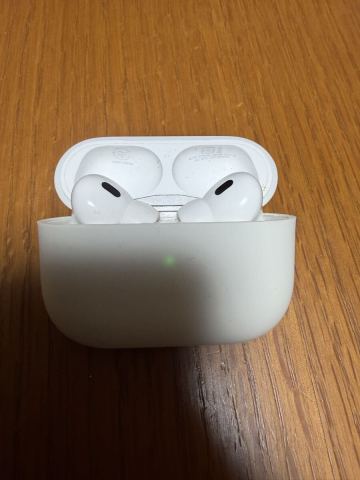 AirPods Pro2 アップル Apple ワイヤレスイヤホン エアポッズ　プロ2 美品