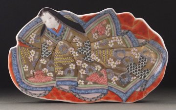 &nabla;花&nabla;大正～昭和時代 伊万里 愛らしい桜花文姫皿 変形皿 菓子器 幅18.4cm