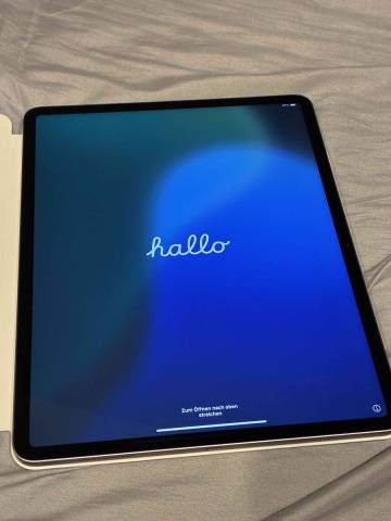 13インチApple iPad Air 2024(M2)スペースグレイ 128GB Wifiモデル (MV273J/A)　バッテリー100％　充放電37回　動作良好　ケースおまけ