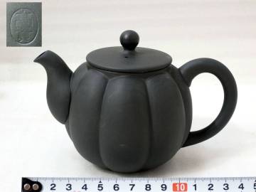 3★常滑焼名窯 宝生庵 高資作 黒泥焼締 南瓜型 後手 茶注 未使用品 煎茶道具