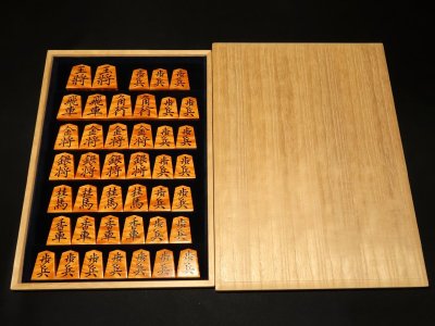 ▲児玉龍兒造菱湖島黄楊虎杢盛上将棋駒▲未使用品　オリジナル桐製平箱付