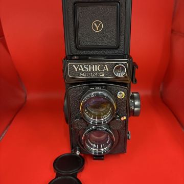 中YA905 状態良好 YASHICA Mat-124G / Yashinon 1:3.5 80mm 二眼レフカメラ