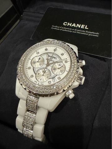 純正ダイヤインデックス　CHANELJ12 フルダイヤ　 クロノグラフ ホワイトセラミック シャネル 自動巻 稼働品　1スタ　超豪華