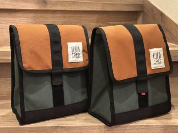 美品　TOPO DESIGNSパニアバッグ2個セット トポデザイン　バイクパッキング　バイクキャンプ　バイクバッグ　bluelug ブルーラグ